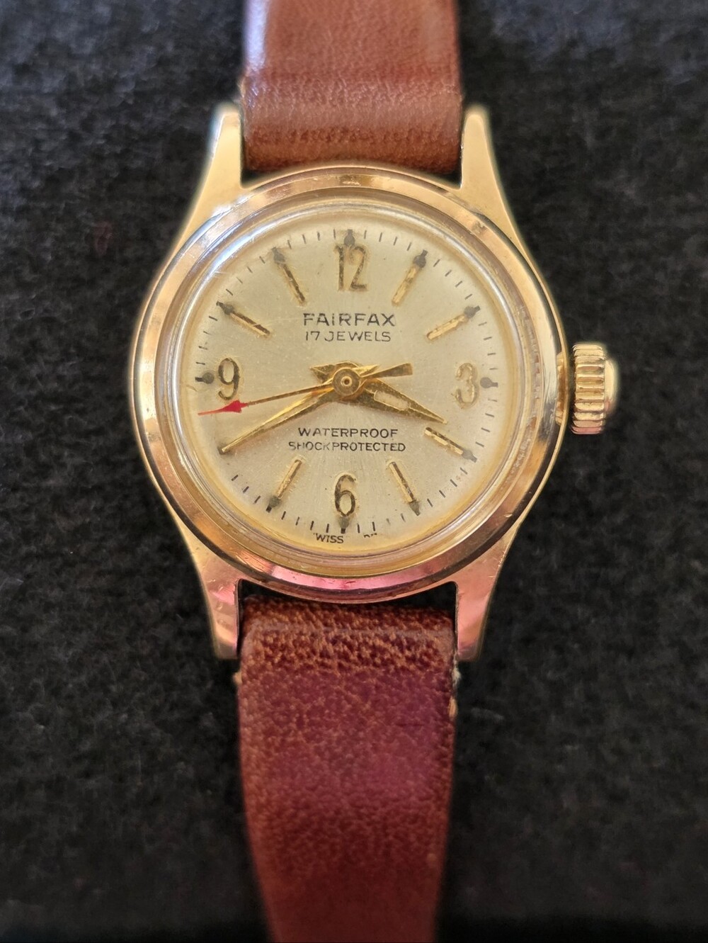 VTG Fairfax 17J Swiss 10 Micron Gold Plated Red Arrow 20mm Manual Watch RUNS